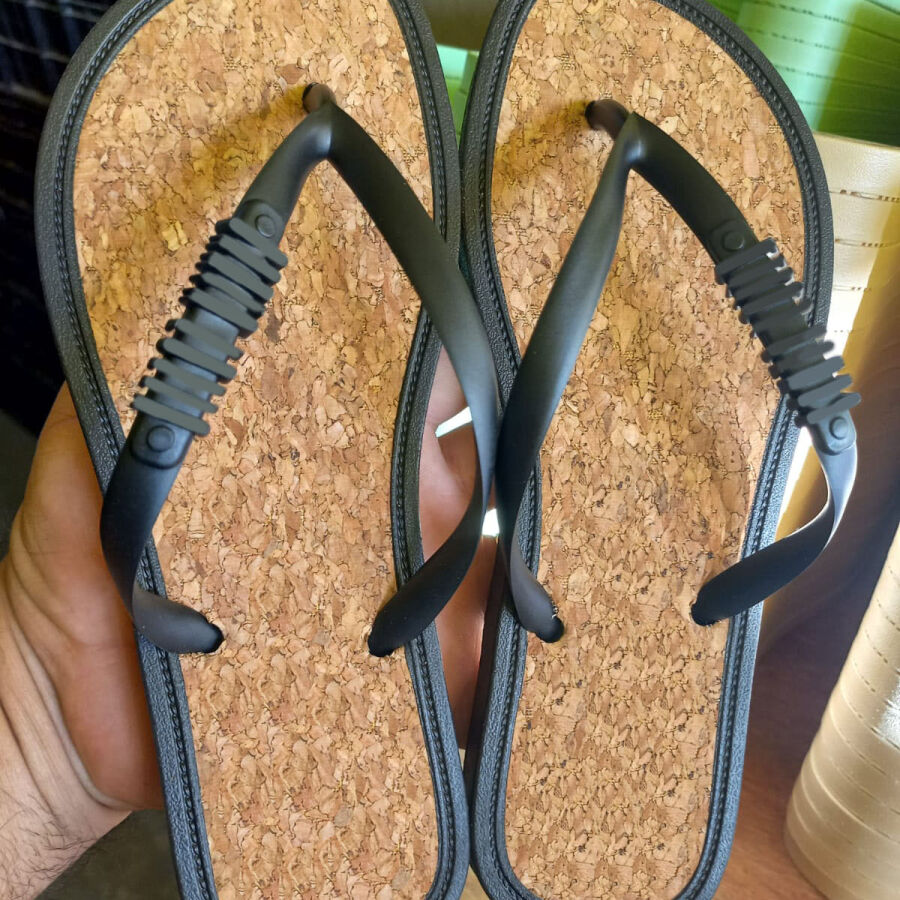 Chinelo De Dedo Feminino Madeirada Preta
